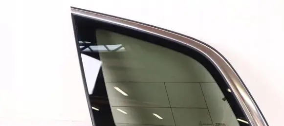 Volvo XC60 Rear side window