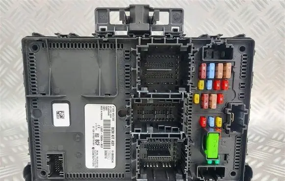 Ford Kuga III Fuse module LX6T15604BCF