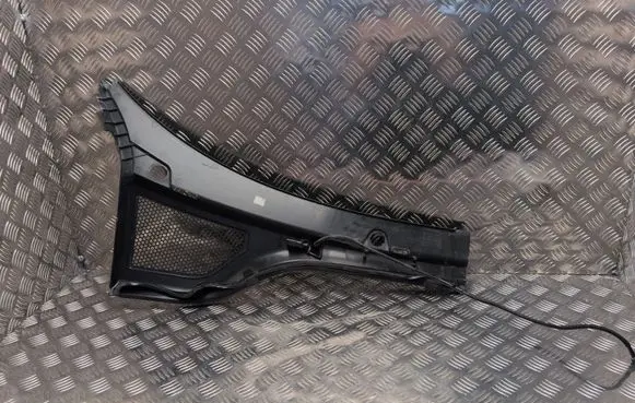 Skoda Octavia Mk4 Wiper trim 5E3819415 PC73T20