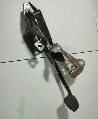 Ford Focus Clutch pedal 4M512467AN
