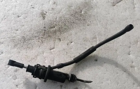 Mercedes-Benz B W245 Clutch master cylinder A1692900412