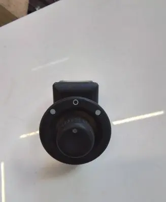 Renault Master III Wing mirror switch 8200002442B