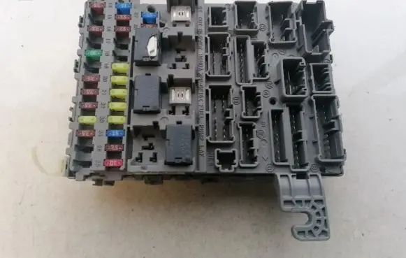 Honda FR-V Fuse box set HE107Q56 SJH-E010