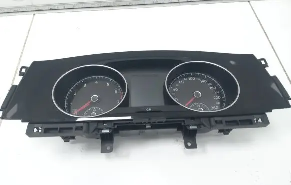 Volkswagen Golf VII Speedometer (instrument cluster) 5G0920860