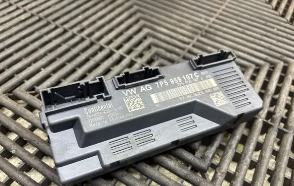 Porsche Cayenne (92A) Tailgate/trunk control unit/module 7P5959107A