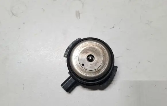 BMW 3 F30 F35 F31 Camshaft vanos timing valve 555841 7614288 11367614288