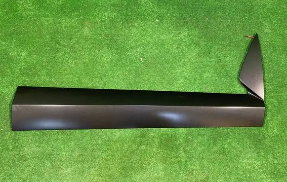 Hyundai Kona II Front door trim (molding) 87724BE010