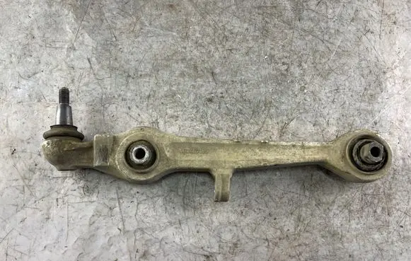 Volkswagen PASSAT B5.5 Front control arm 4B0407155