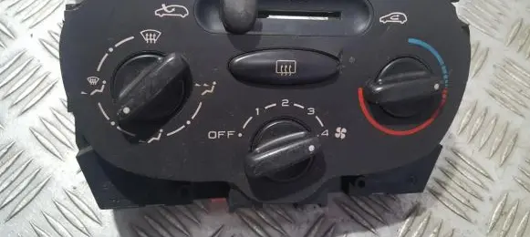 Peugeot 206 Climate control unit 1068901 4423401