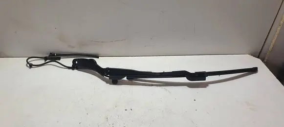 Volvo XC40 Front wiper blade arm 31457315