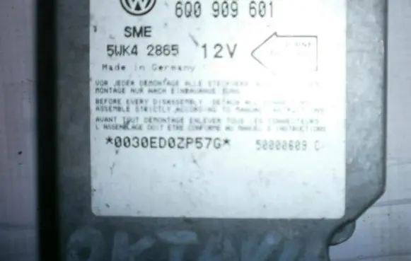 Skoda Octavia Mk1 (1U) Airbag control unit/module 6Q0909601 5WK42865