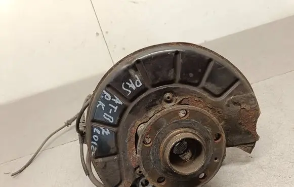 Volkswagen PASSAT B7 Front wheel hub