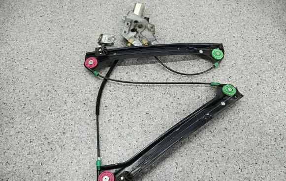 Saab 9-3 Ver2 Front door window regulator with motor