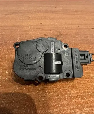 Mercedes-Benz E W212 A/C air flow flap actuator/motor D342 412650750