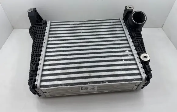 Porsche Macan (95B) Intercooler radiator 95B145803G 0261232031