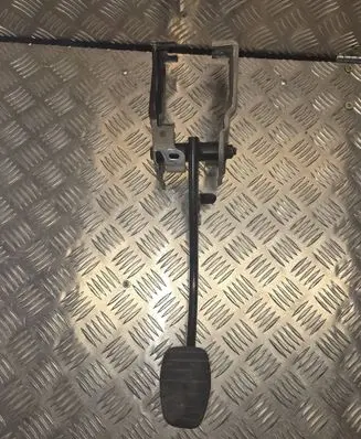 Opel Vivaro Clutch pedal 