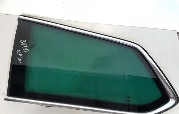 Volkswagen PASSAT B8 Rear side window 3G9845297