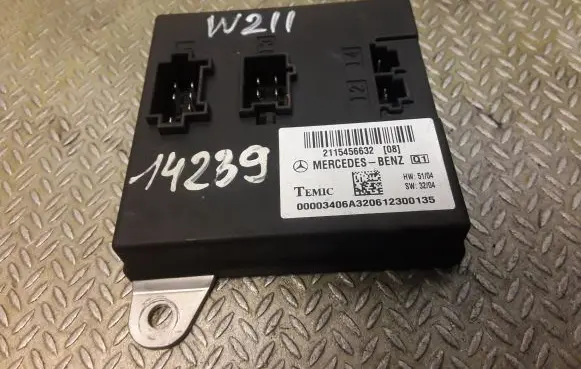 Mercedes-Benz E W211 Central body control module 2115456632 A2115456632