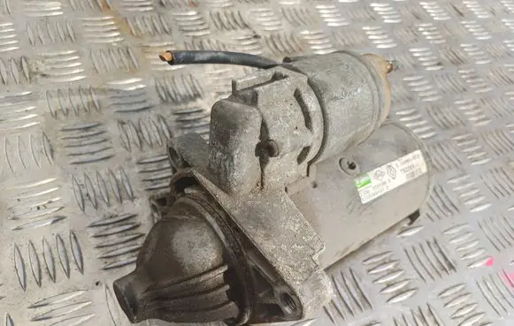 Renault Trafic II (X83) Starter motor 8200568535
