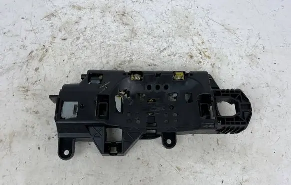 Front door exterior handle/bracket