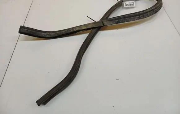 Volkswagen Golf IV Rubber seal front coupe door