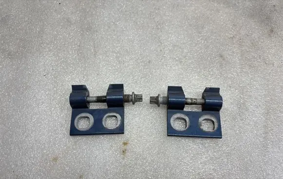 BMW X1 E84 Front door upper hinge A04657