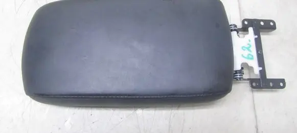 Toyota RAV 4 (XA40) Armrest 