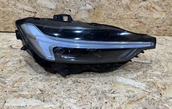 Volvo XC60 Headlight/headlamp 32404706 S2502N080