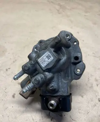 Fuel injection high pressure pump