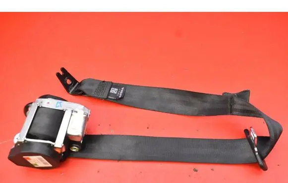 Volvo V40 Front seatbelt 31292072