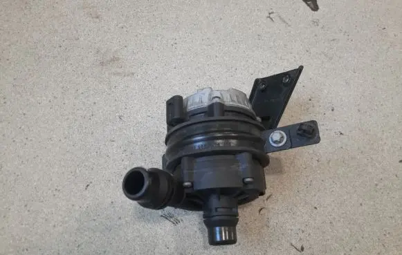 Mercedes-Benz GLC X253 C253 Electric auxiliary coolant/water pump A0005002686
