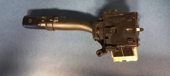 Toyota Avensis T250 Indicator stalk 05100