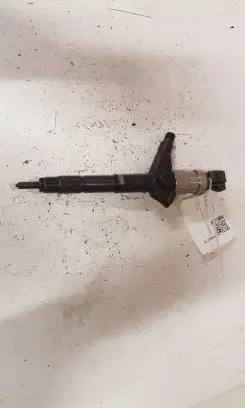 Nissan Pathfinder R51 Fuel injector 16600AU600