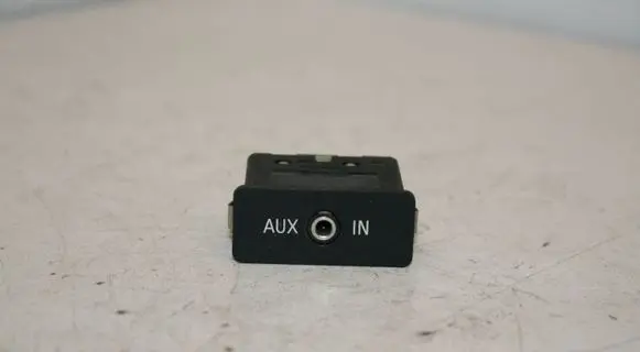 BMW 5 E60 E61 AUX in-socket connector 6986791