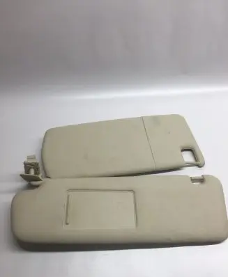 Volkswagen Touareg II Sun visor 7P6857551B 7P6857551