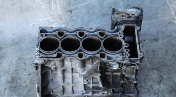 BMW 3 E46 Engine block 
