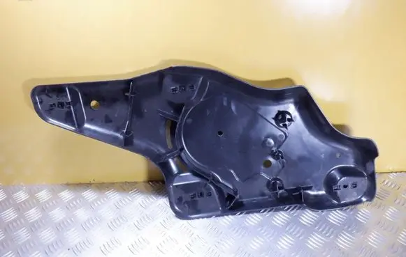 Volkswagen Golf VII Other engine bay part 5Q0131331A