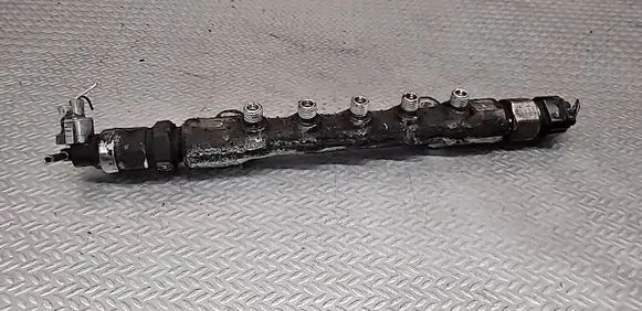 Toyota Corolla Verso AR10 Fuel main line pipe 