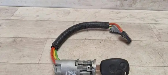 Opel Vivaro Ignition lock 