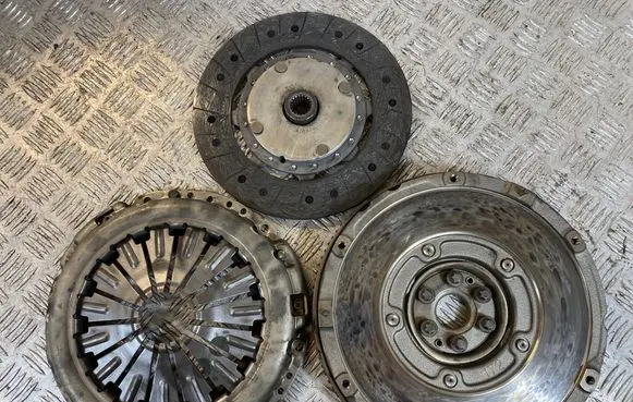 Ford Focus Clutch set kit BG917563BE CM5G6477DC CM5G7850LA
