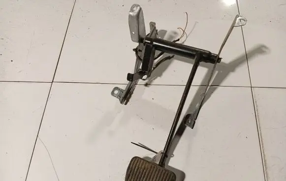 Volvo XC90 Brake pedal 