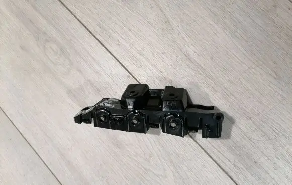 Dacia Sandero Front bumper mounting bracket 622238774R