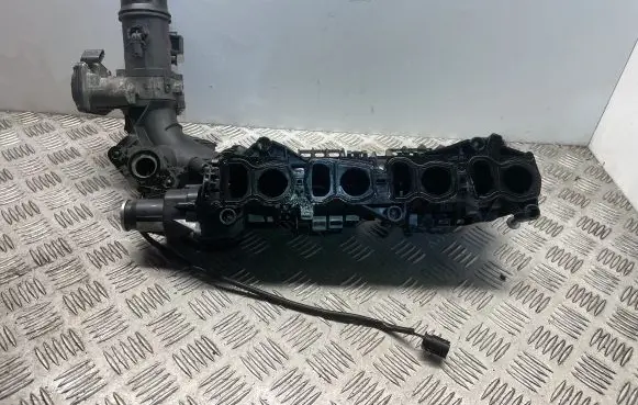 BMW 3 E90 E91 Intake manifold 7807991 8506406