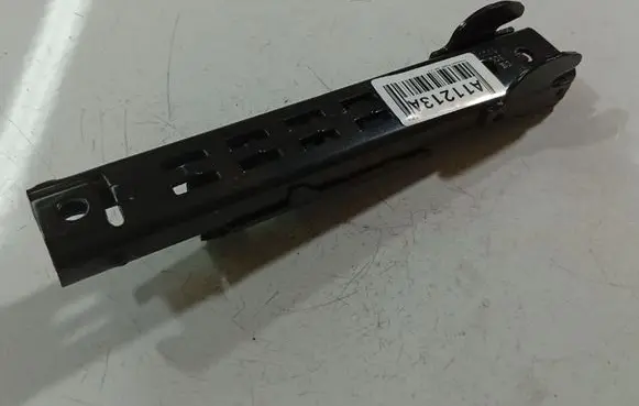 Volkswagen PASSAT B6 Seat belt adjustment rail 0106226