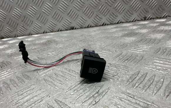 Toyota RAV 4 (XA50) Other switches/knobs/shifts 15f7030020