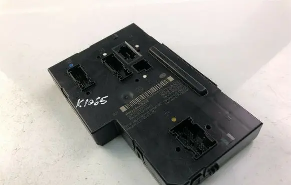 Mercedes-Benz E W212 Other control units/modules 2129060205 K1065