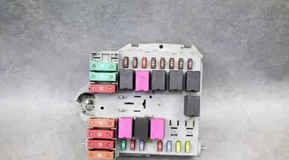 Fiat Bravo Fuse module 51775688