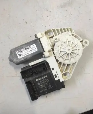 Seat Altea XL Front door window regulator motor 1T0959701G S1131H008 5P0837401N