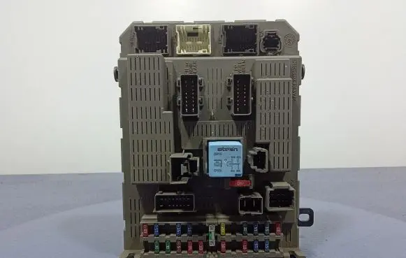 Citroen C5 Fuse box set 9645352980