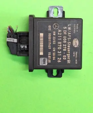 Mercedes-Benz E W211 Light module LCM A2118703126 5DF00827802 0000117627